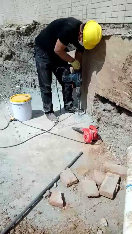 酒泉新旧混凝土植筋连接加固